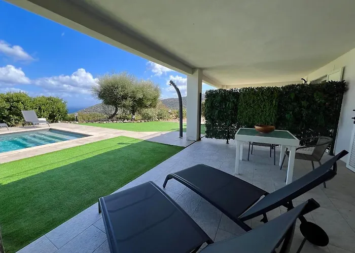 Charming 1 Bedroom - Terrace With Garden View & Pool Access