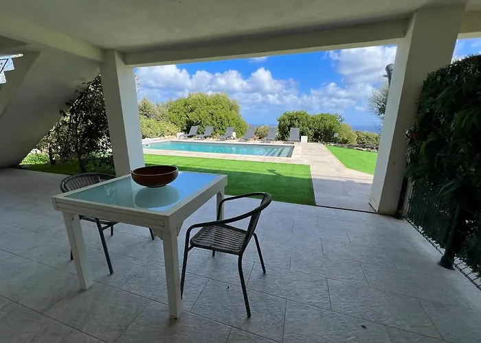 Charming 1 Bedroom - Terrace With Garden View & Pool Access アパート モンティセロ