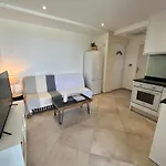 Charming 1 Bedroom - Terrace With Garden View & Pool Access * Monticello