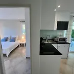 Apartamento Charming 1 Bedroom - Terrace With Garden View & Pool Access