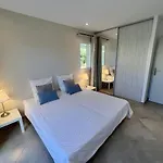 Charming 1 Bedroom - Terrace With Garden View & Pool Access Apartamento