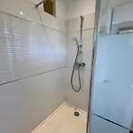 Charming 1 Bedroom - Terrace With Garden View & Pool Access Apartman Monticello