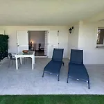 Charming 1 Bedroom - Terrace With Garden View & Pool Access Apartman Monticello