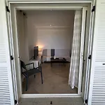 Apartman Charming 1 Bedroom - Terrace With Garden View & Pool Access Monticello