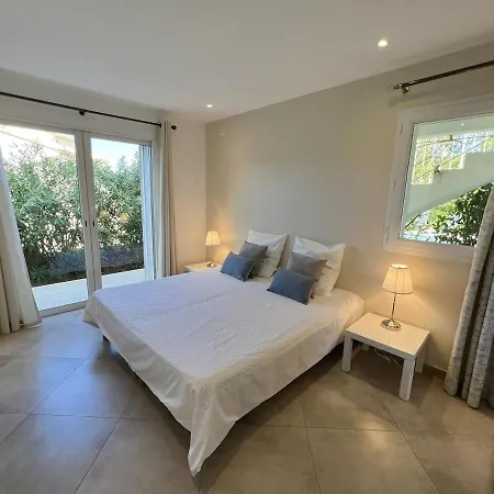 Lejlighed Charming 1 Bedroom - Terrace With Garden View & Pool Access *