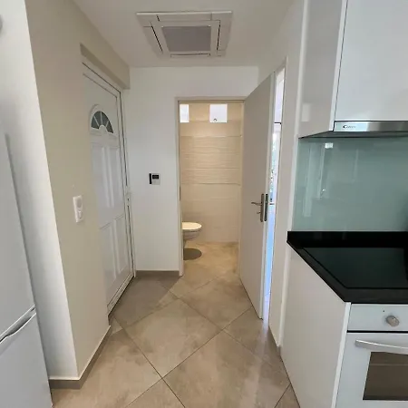 Charming 1 Bedroom - Terrace With Garden View & Pool Access * モンティセロ