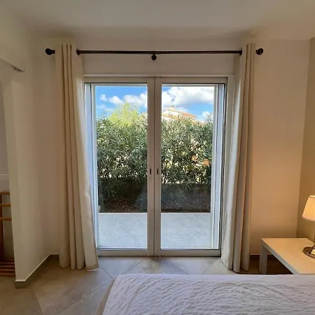 Charming 1 Bedroom - Terrace With Garden View & Pool Access Apartment Monticello
