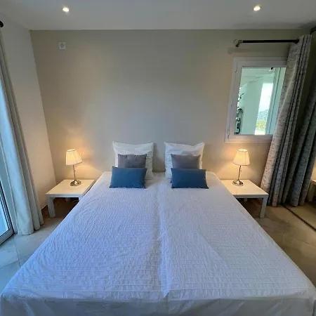 Charming 1 Bedroom - Terrace With Garden View & Pool Access