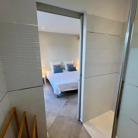 Charming 1 Bedroom - Terrace With Garden View & Pool Access Apartment *