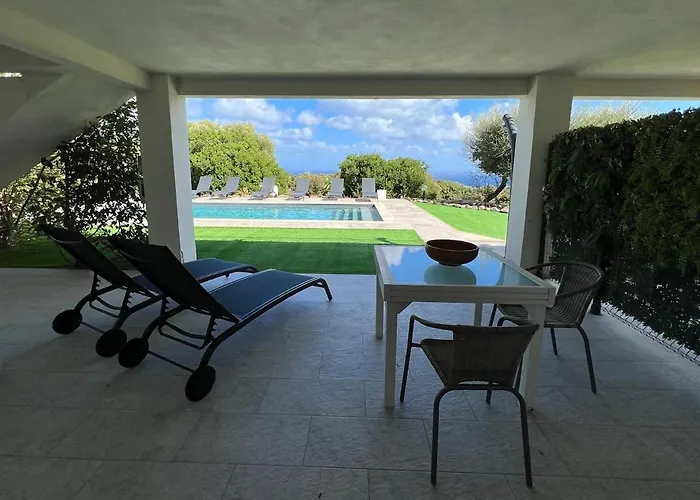 Charming 1 Bedroom - Terrace With Garden View & Pool Access Μοντιτσέλο