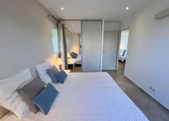 Charming 1 Bedroom - Terrace With Garden View & Pool Access Lejlighed Monticello