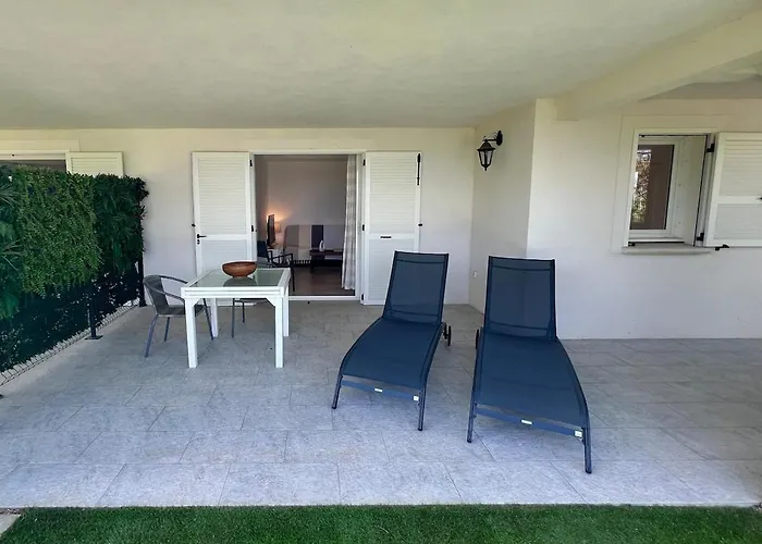 Charming 1 Bedroom - Terrace With Garden View & Pool Access Διαμέρισμα Μοντιτσέλο