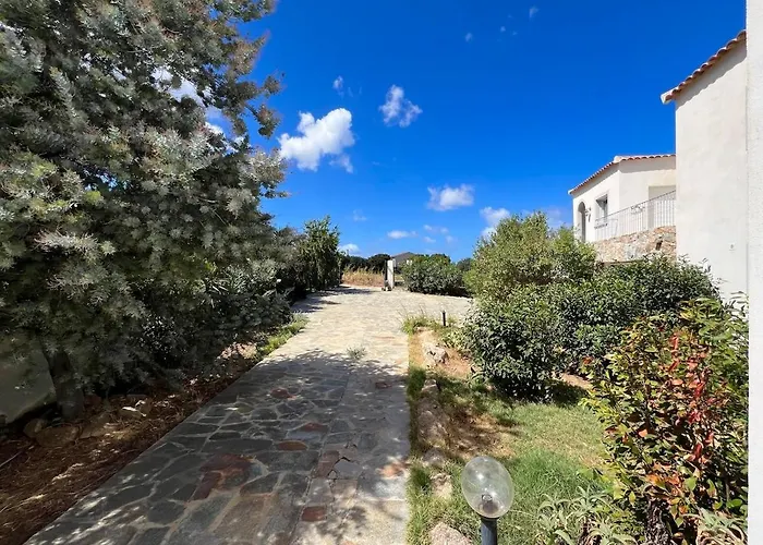 Charming 1 Bedroom - Terrace With Garden View & Pool Access Lejlighed *